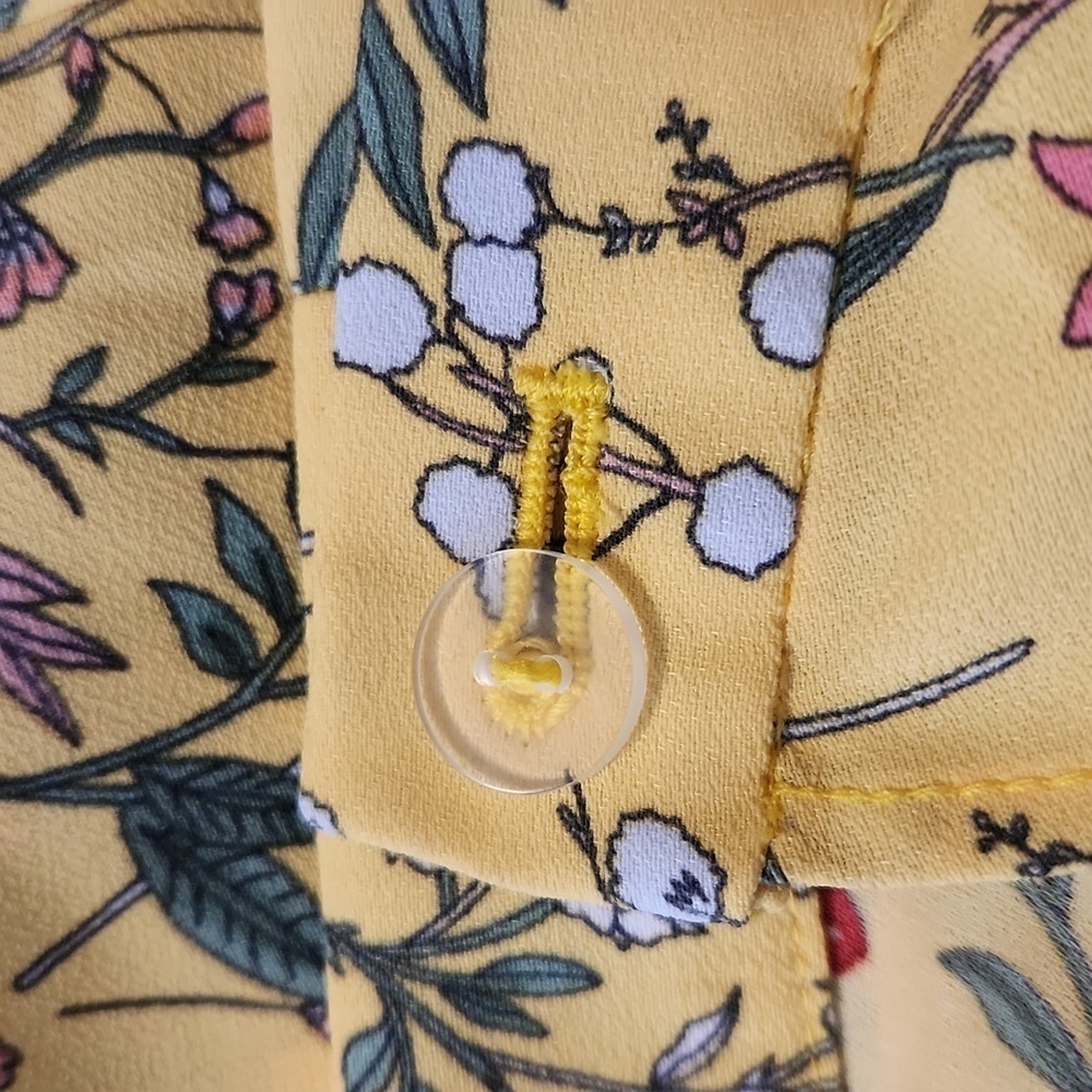 LOFT Yellow Floral Wrap Skirt Size 4P - Picture 7 of 8
